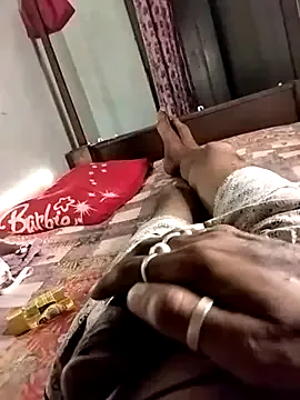 akamilasweetcm101 – webcam model profile photo Image 2