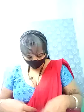 MissDesi webcam show Image 2