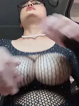 Miya_Nika – webcam model profile photo Image 17