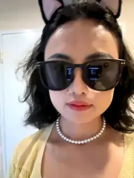 Miya_Nika – webcam model profile photo Image 2