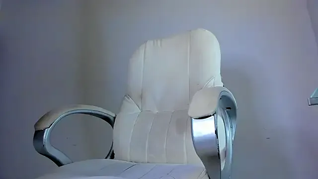 TiffaniLoveLive – webcam model profile photo Image 15