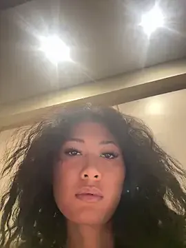 piaduran – webcam model profile photo Image 3