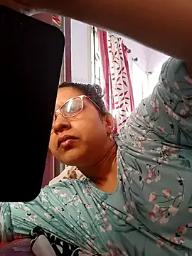 akamilasweetcm101 – webcam model profile photo Image 2