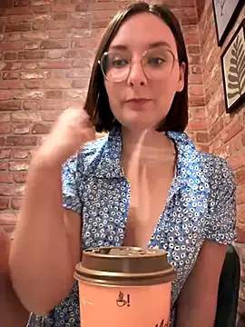 KatieeGomez – webcam model profile photo Image 19