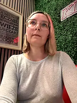 KatieeGomez – webcam model profile photo Image 6