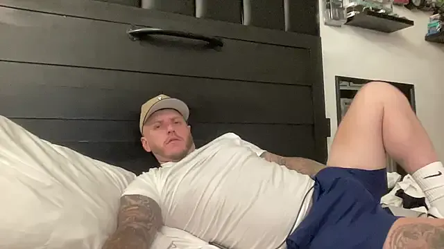 AmelieEdwards – webcam model profile photo Image 3