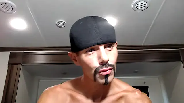 ladyred1ove – webcam model profile photo Image 6