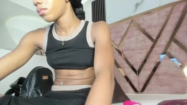 SweetAsHoneyWet4U – webcam model profile photo Image 17