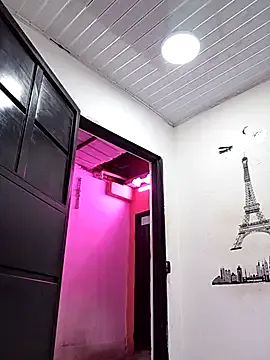 LolaLustful – webcam model profile photo Image 3