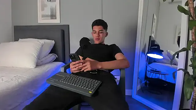 LailaDoll – webcam model profile photo Image 10