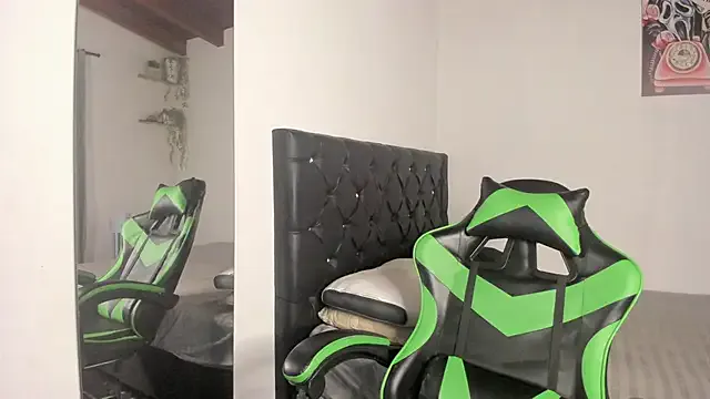 MistressIvyShow – webcam model profile photo Image 13