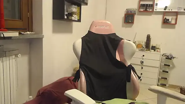 Sleek_petite webcam show Image 12