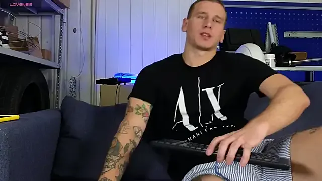 Spunstud webcam show Image 8