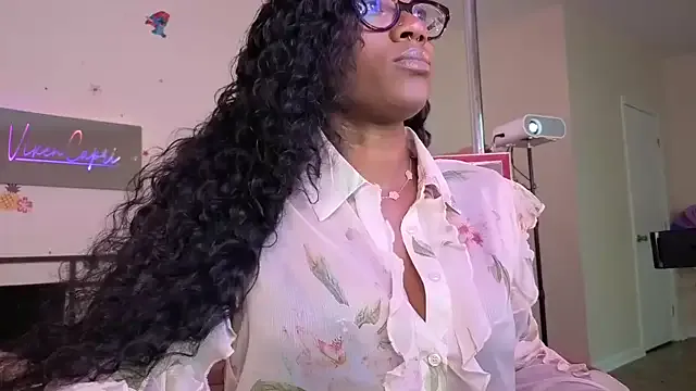 IORio2 – webcam model profile photo Image 16