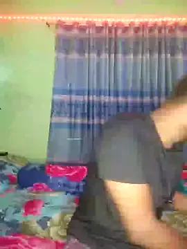 vlunaper18 – webcam model profile photo Image 11