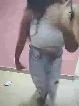 Jane_Honeybee – webcam model profile photo Image 2