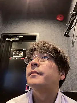 Red_Lola – webcam model profile photo Image 3