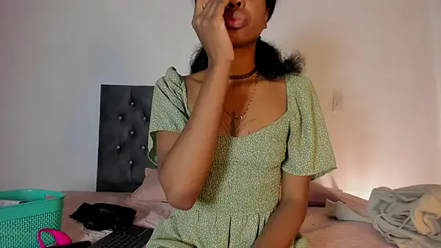 akamilasweetcm101 – webcam model profile photo Image 5