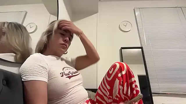 Angeline_Montierr – webcam model profile photo Image 8